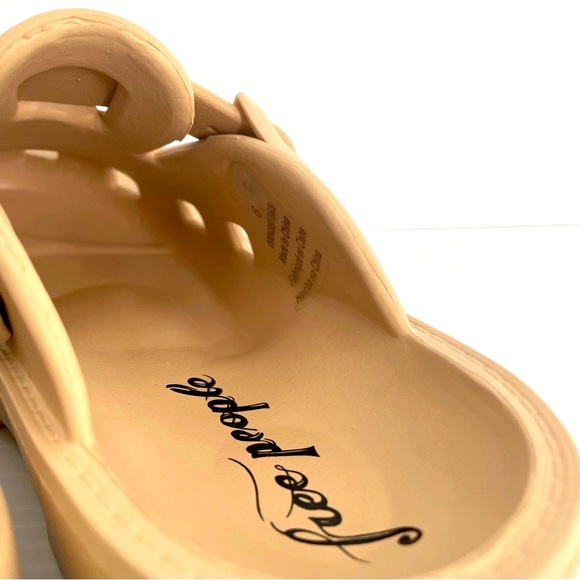 NWT Free People Karlie Buckle Clog - Picture 9 of 11